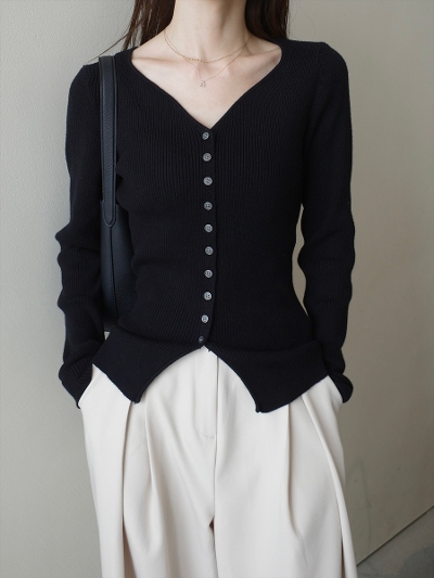 yRE ARRIVALzheart neck slit design rib knit / black