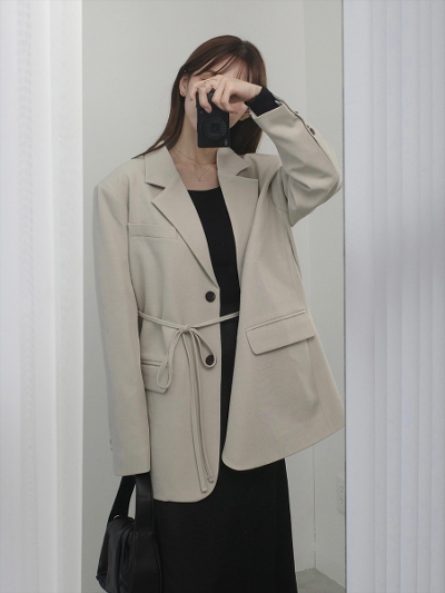 yNEWzback slit 2way ribbon jacket / beige